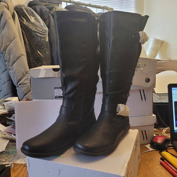 Ladies Wide Calf boots - Picture 3 of 11